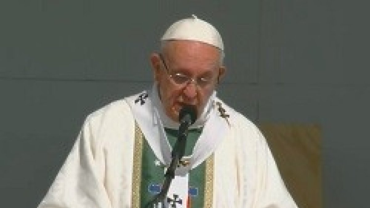 El Papa presidió la misa en Santiago ante más de 400.000 personas