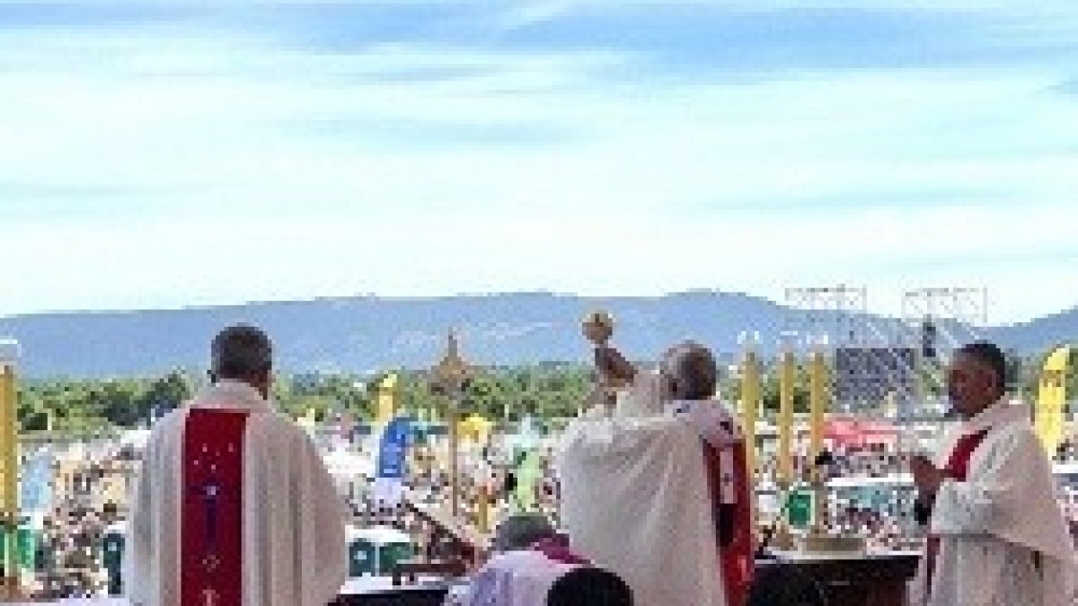 El Papa habló de la importancia de la Virgen María para mostrar al mundo la