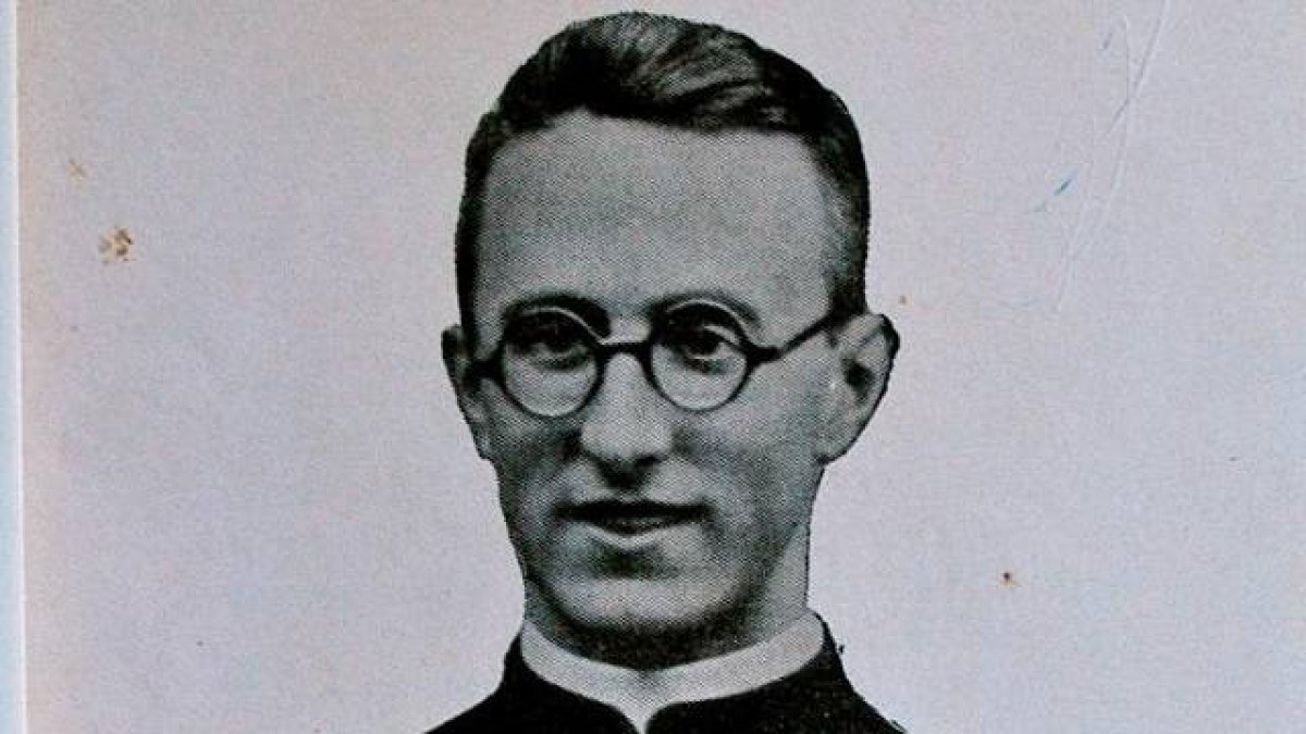 El padre Huidobro logró volver a España al inicio de la Guerra y fue nombrado capellán de al IV Bandera de la Legión