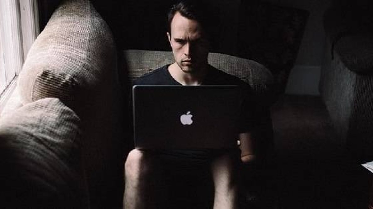 La industria del porno se aprovecha del confinamiento para fabricar más adictos - entidades cristianas piden prohibir su publicidad