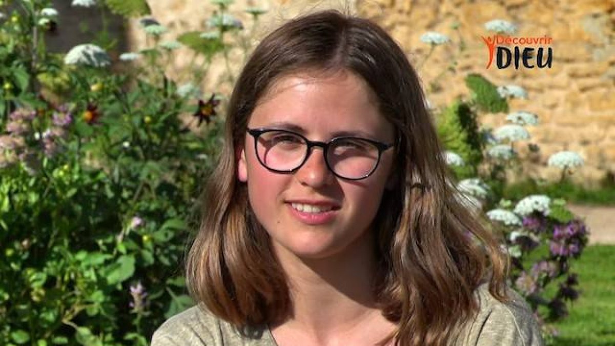 Al principio, Gabrielle tuvo miedo de mostrar su fe en su entorno, totalmente ateo.