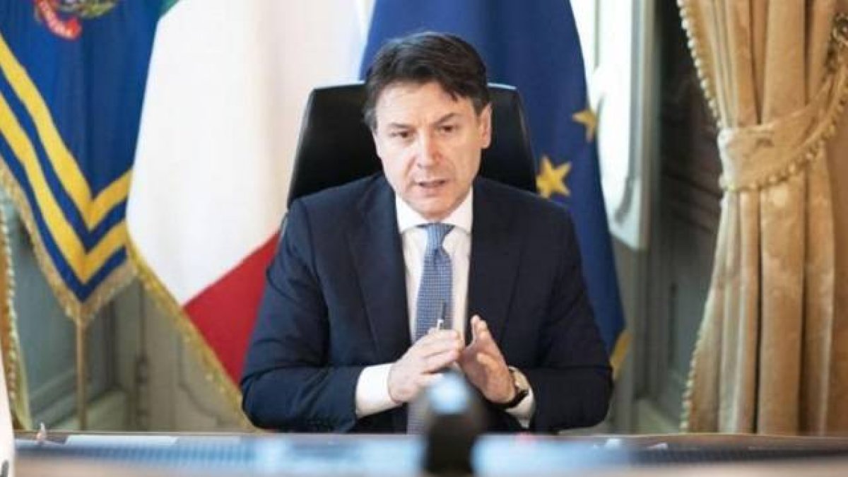 El primer ministro italiano, Giuseppe Conte anunció la desescalada gradual en la que no incluye la apertura de las iglesias