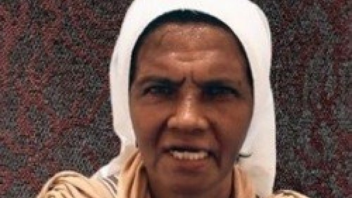 La hermana Gloria Cecilia, bastante desmejorada, con su nombre en árabe en un fotograma de otro vídeo publicado hace unos meses