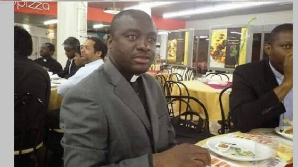 El vicario general de Mamfé, el padre Agbor, en una foto difundida por agencias
