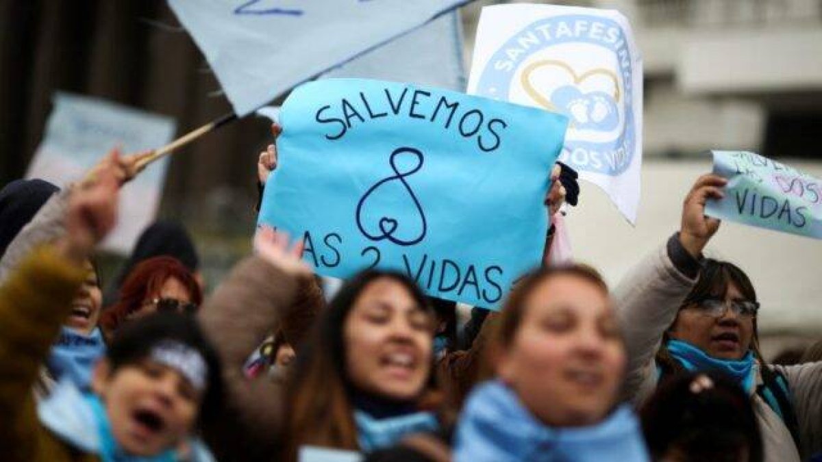 Uno de los mitos más extendidos es que los provida y los cristianos se preocupan más de la vida del feto y del embrión que de la propia madre o del niño tras nacer: aquí están los datos que lo refutan.