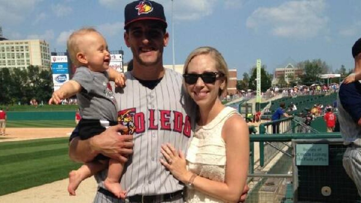 Neena y Wade se casaron y durante 6 años vivieron la vida itinerante del béisbol profesional, incluso con bebés