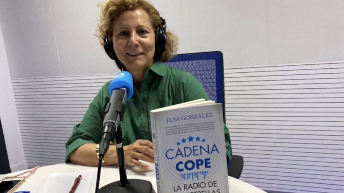 Elsa González es doctora en Periodismo, colaboradora en programas de opinión en TVE, Tele5 y TRECE TV. Ha recibido el premio “¡Bravo! Especial” (2019), que otorga la Conferencia Episcopal Española.