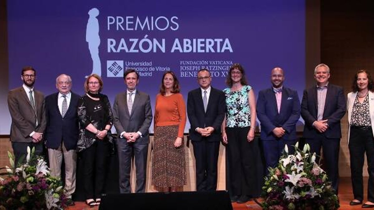 Premiados de la cuarta y quinta edición de los Premios Razón Abierta en la Universidad Francisco de Vitoria