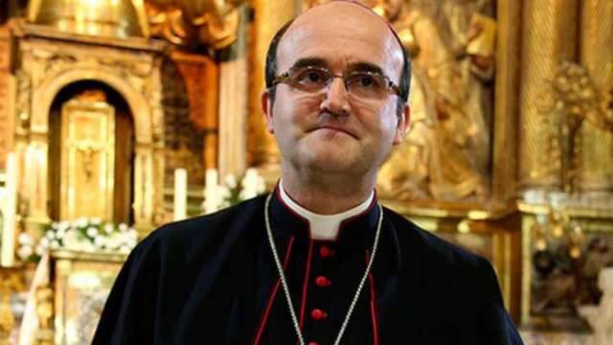 El obispo de Orihüela-Alicante, José Ignacio Munilla, denunció recientemente las intenciones del presidente ucraniano para estudiar la legalización de las uniones homosexuales bajo