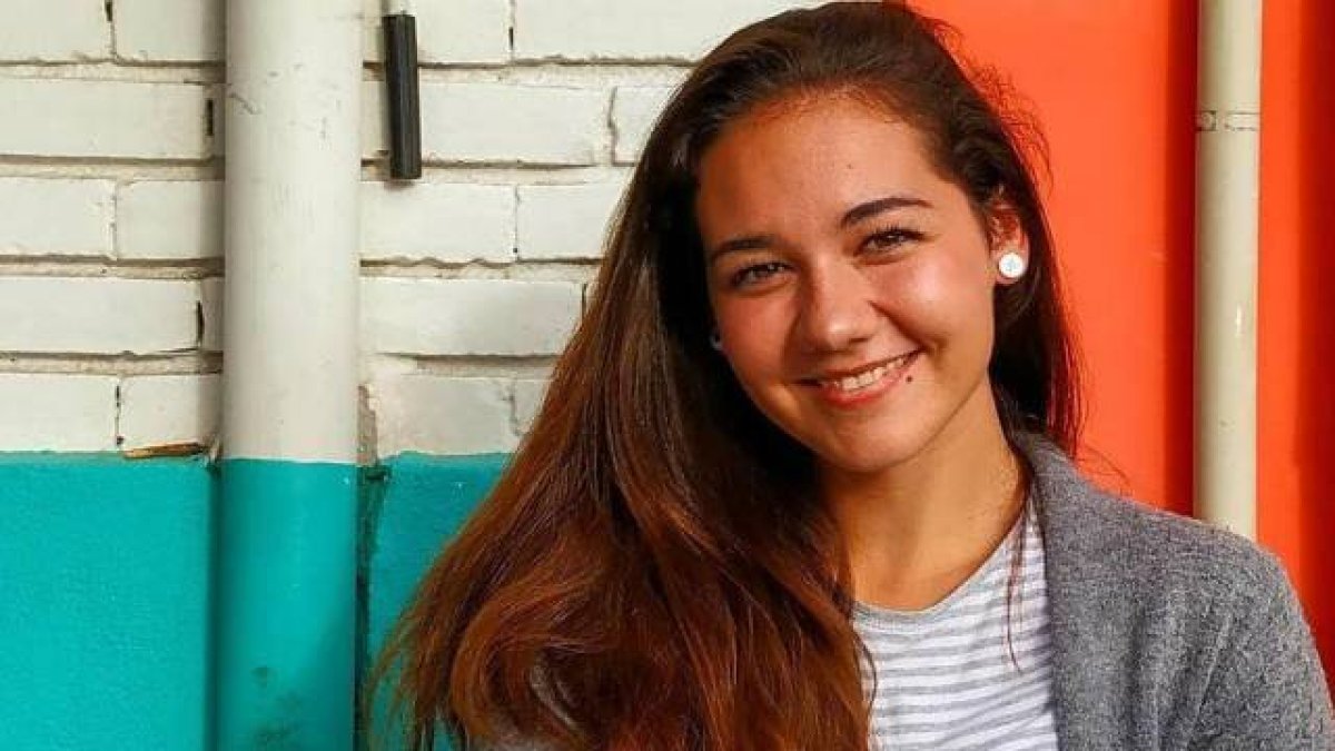 Con 15 años, Lucía se quedó embarazada: recibir el apoyo que necesitaba le impulsó a seguir adelante. Hoy, con 22 años, tiene tres hijos y ayuda a otras mujeres con dificultades para continuar su embarazo.
