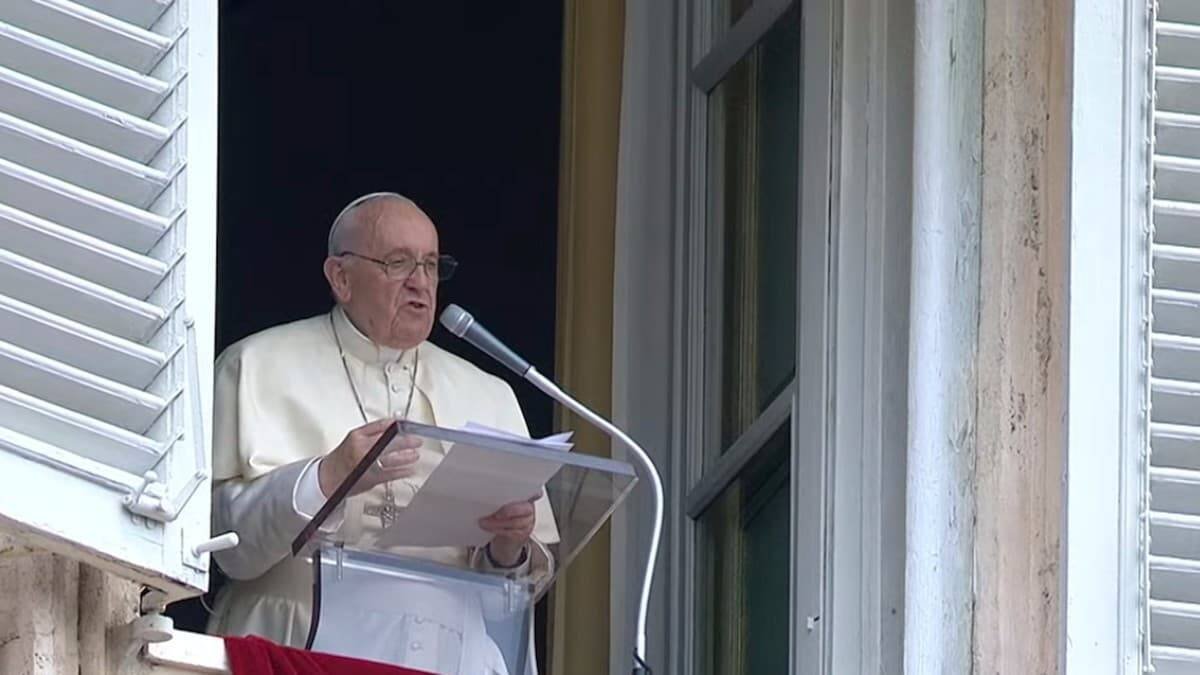 El Papa afirmó que la cercanía en el amor no debe ser atosigante.