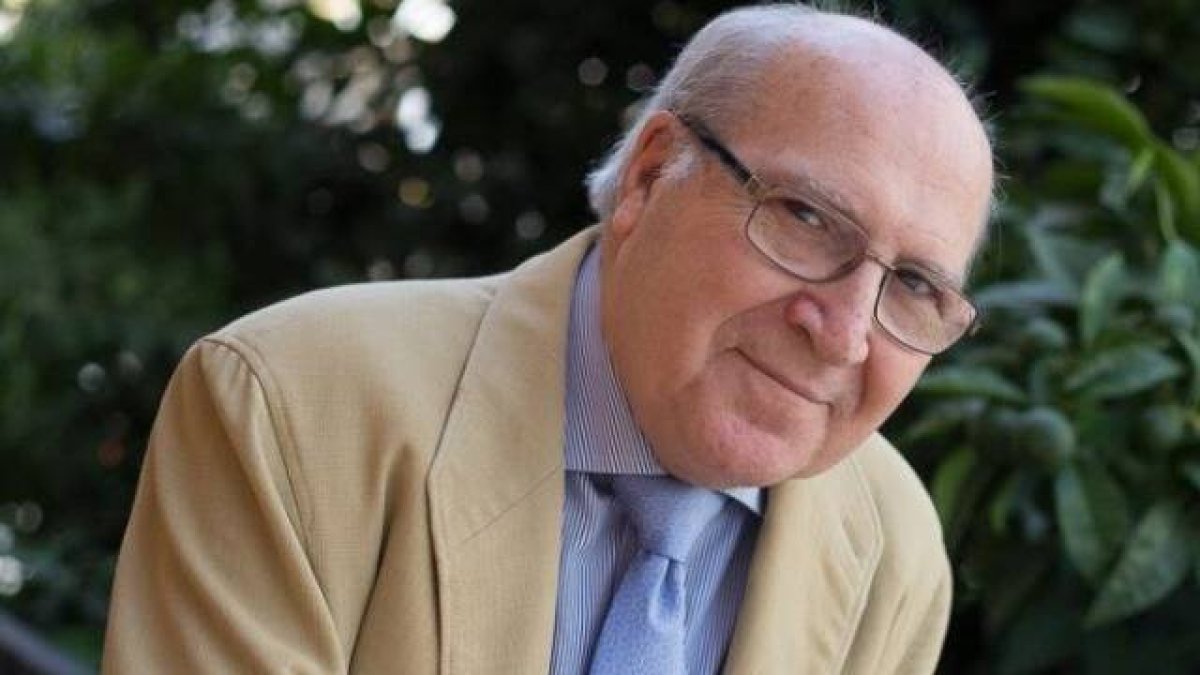 El experimentado doctor Manuel Álvarez Romero habla con El Diario de Sevilla sobre algunas recetas para alcanzar la felicidad y superar el dolor.