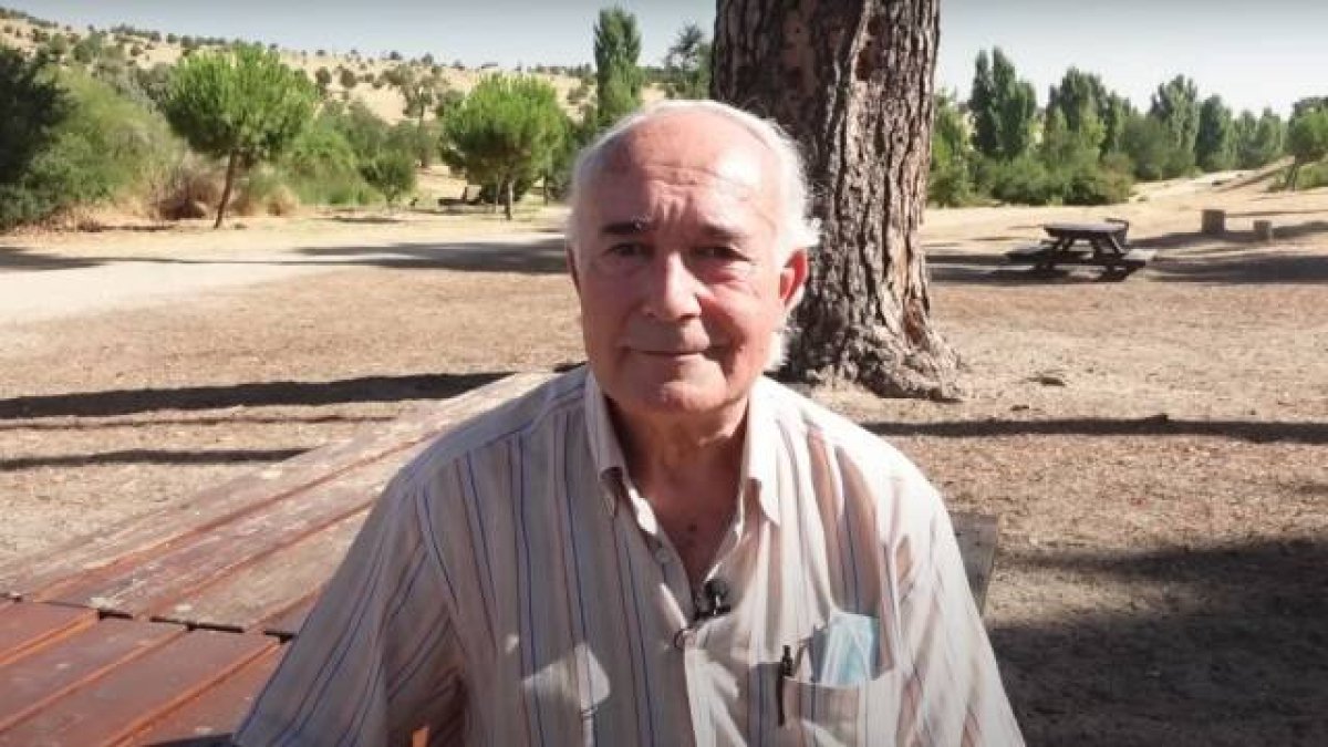 Miguel Luján se educó firmemente en la fe católica hasta que quedó fascinado con la preparación del protestantismo evangélico: