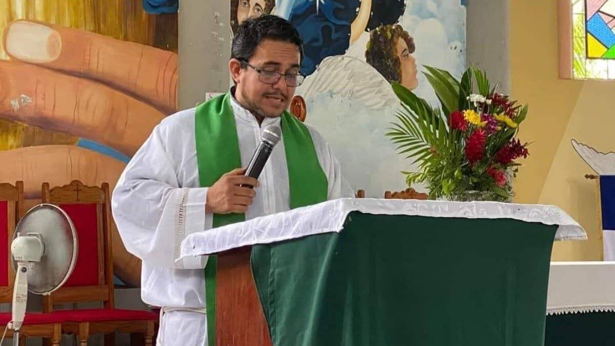 Óscar Benavídez habló en la homilía dominical sobre la represión en Nicaragua.