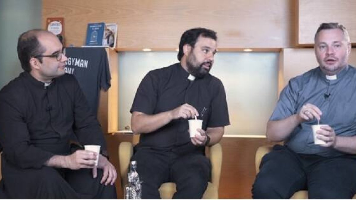 Tres sacerdotes blogueros e interneteros hablan de temas de fe en Red de Redes