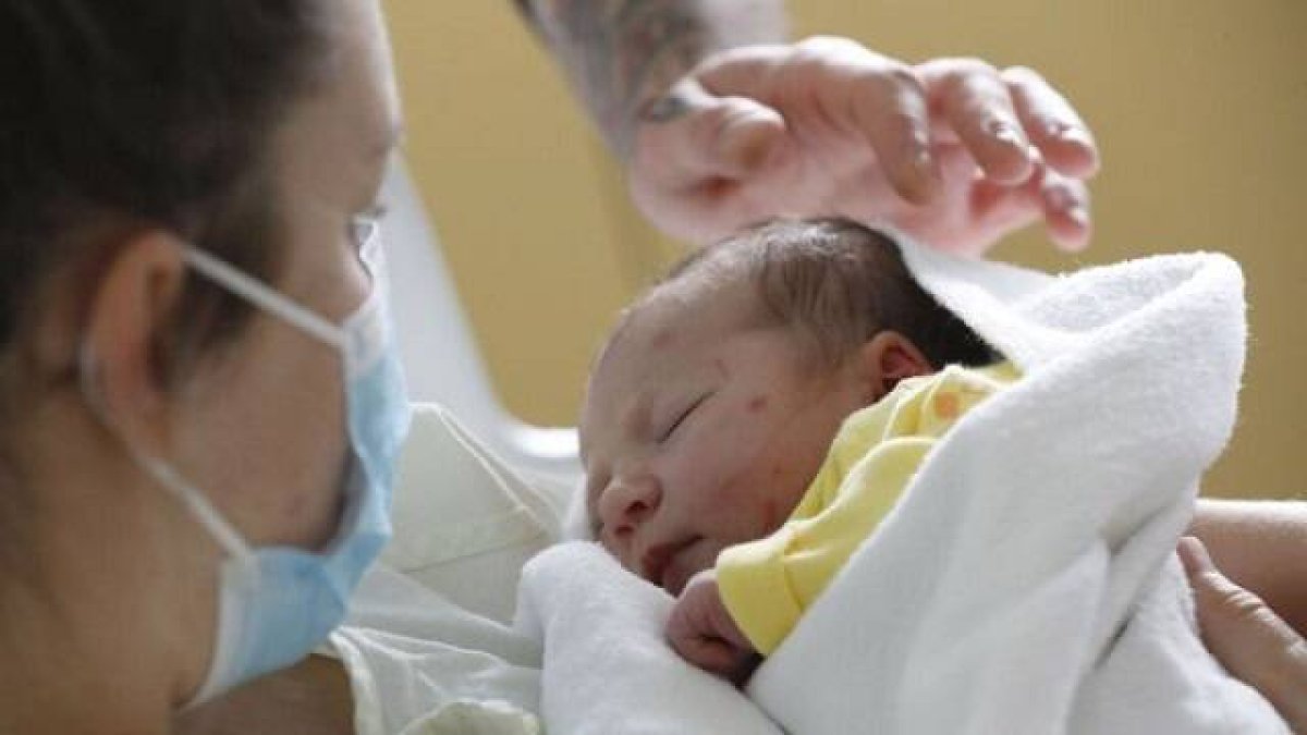 159.705 niños han nacido en España en el primer semestre de 2022