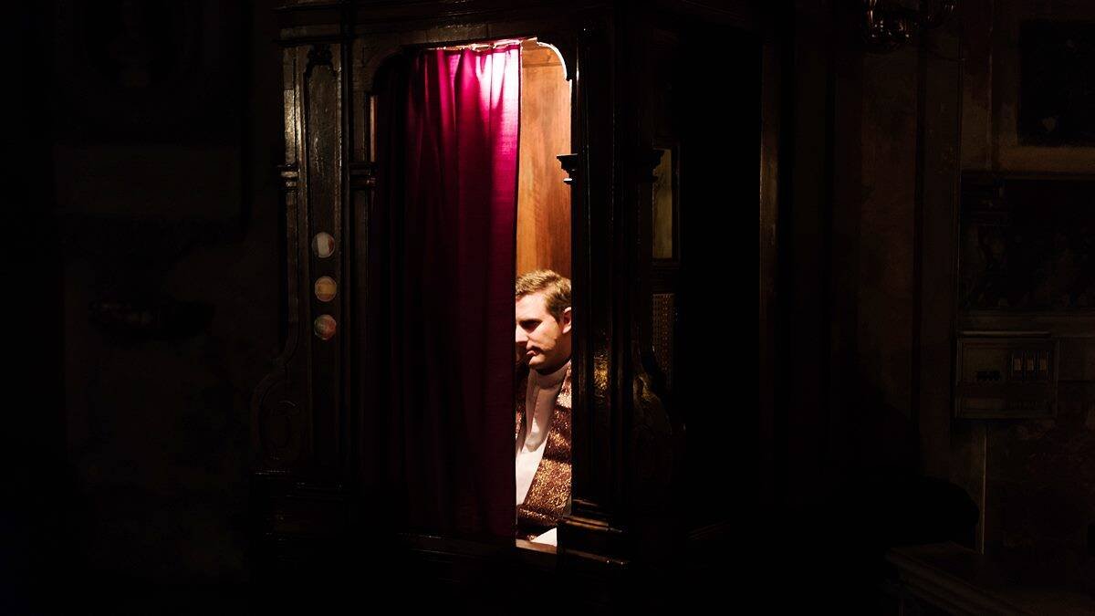 El psicólogo y el psiquiatra pueden ayudar a asimilar la culpa, pero solo el sacerdote puede, en nombre de Cristo, perdonar los pecados. Foto: Patricio Bringas Iturrioz, LC / Cathopic.com