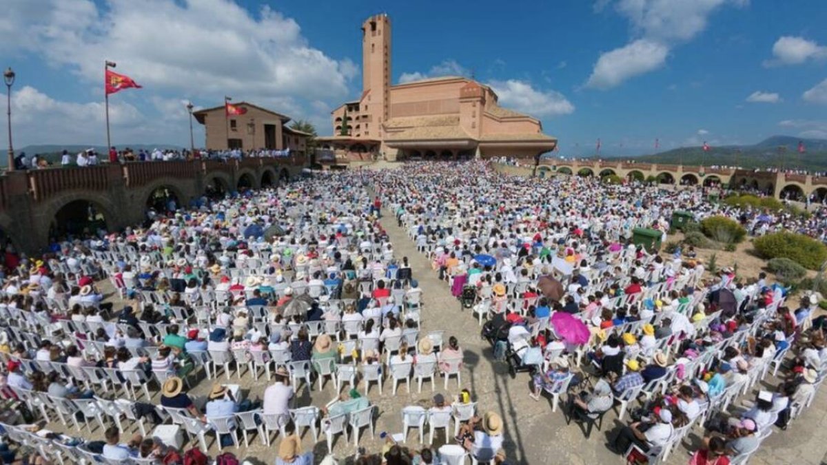 La jornada incluye una eucaristía, presidida por el obispo de Vitoria, ofrendas de las familias y la lectura de un mensaje del Papa.