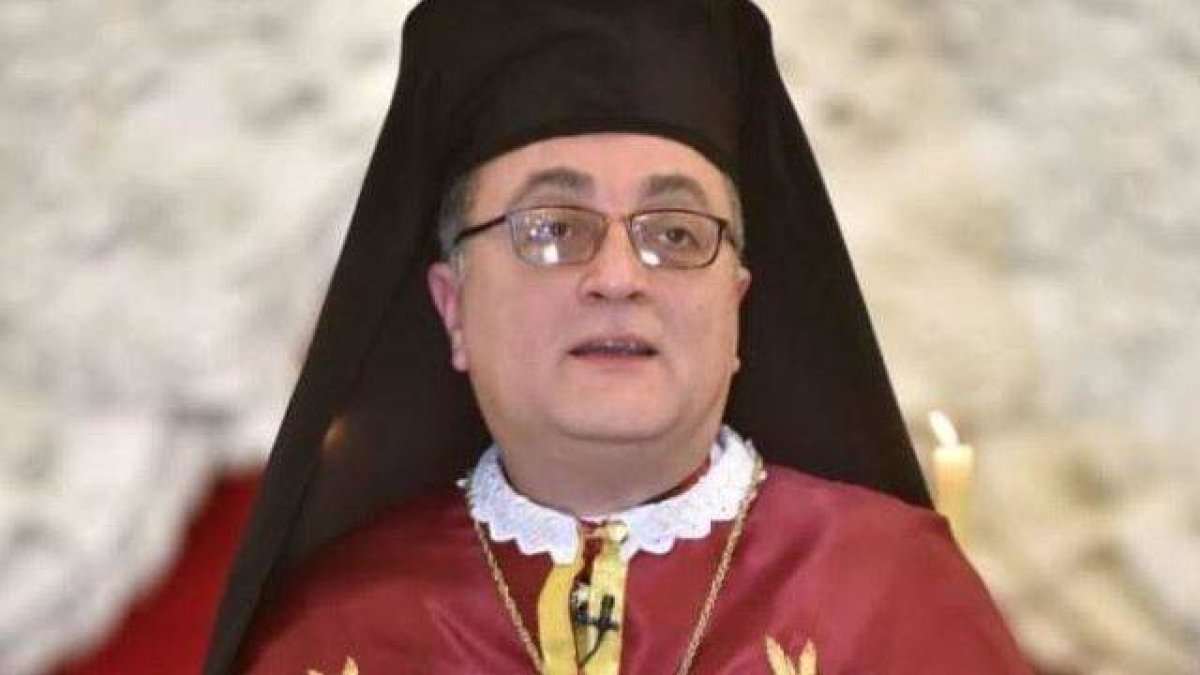 Georges Masri, arzobispo greco-melquita de Alepo, alerta de la situación sanitaria crítica en el país y agradece la ayuda de la Iglesia que ha permitido construir una farmacia abierta al público.