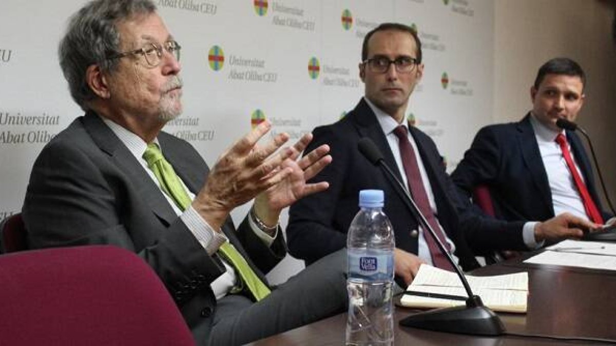 Josep Miró, J.F.Jiménez y Marcin Kazmierczak recuerdan la figura de Juan Pablo II en la Universidad Abat Oliba