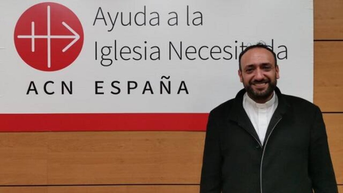 El padre Fadi, con los cristianos pobres de Alepo, Siria, se apoya en Dios y Ayuda a la Iglesia Necesitada
