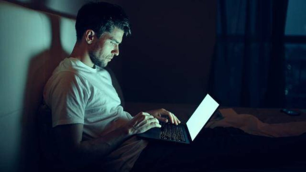 Jorge Gutiérrez alerta de que la pornografía no solo supone una difícil adicción para quien la sufre, sino una auténtica 