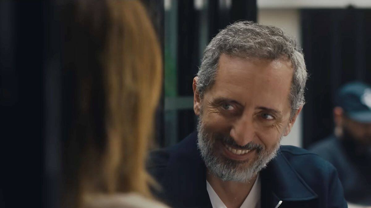 Gal Elmaleh, en una escena de la película en la que refleja su decisión de bautizarse y cómo la recibe su familia judía.