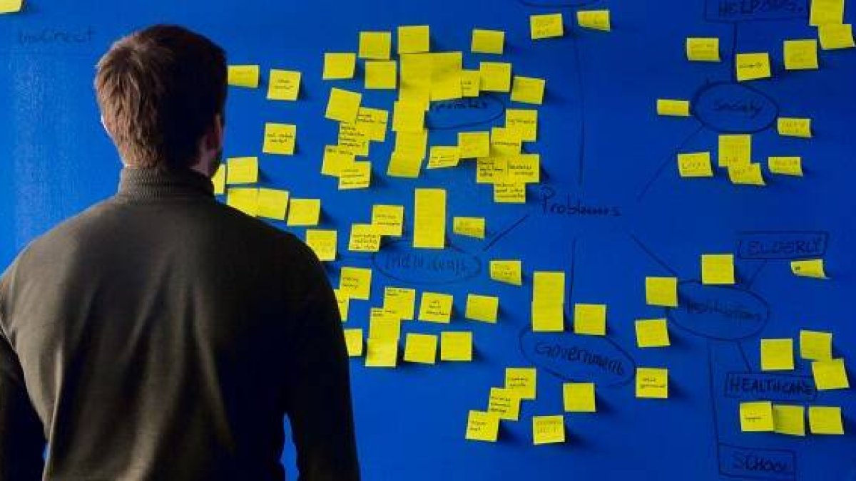 Está bien tener buenos propósitos pero está mejor organizarse e ir dando pasos - foto de Per Loov para Unsplash