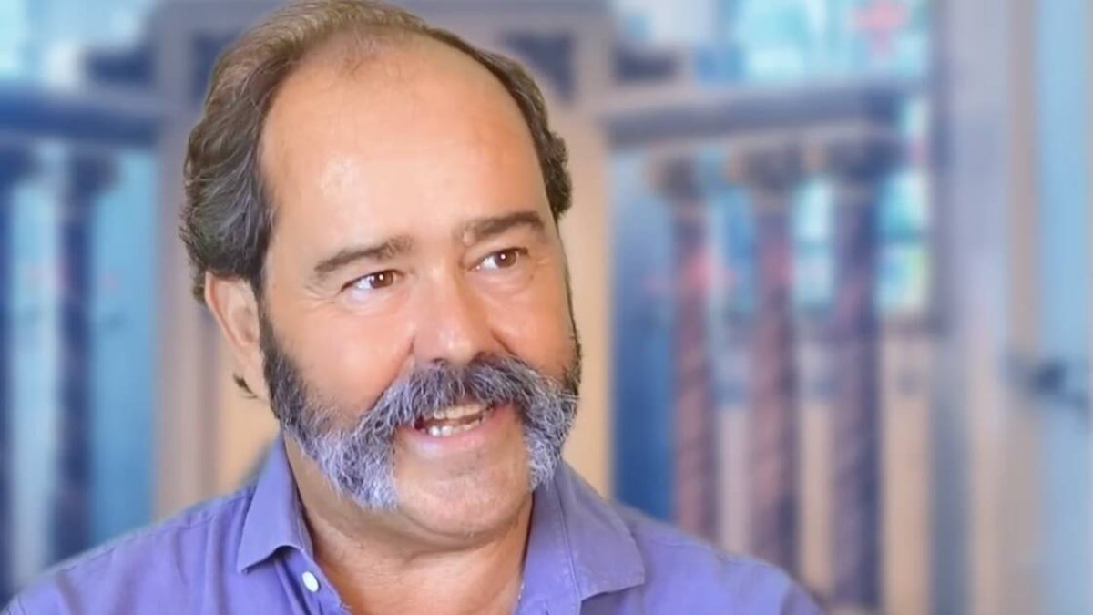 El profesor reconoce que su mujer, su hija y la fe son los principales pilares para afrontar la enfermedad.