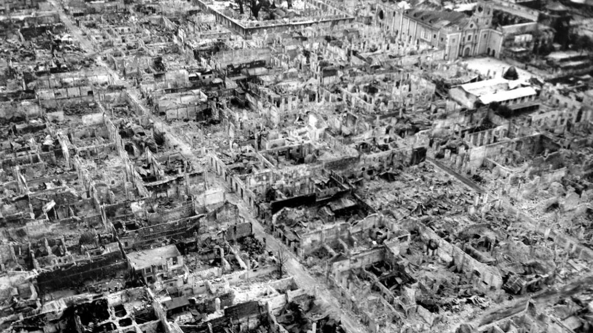 Manila tras los bombardeos de Mac Arthur