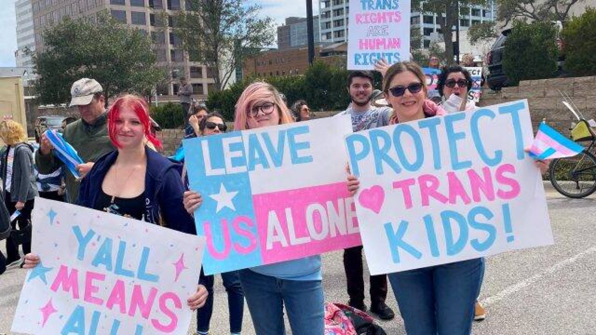 En los últmos días, reputados periodistas y feministas han alertado de los motivos que les llevan a pensar que la expansión del lobby trans es cada vez más potente... y nada casual.