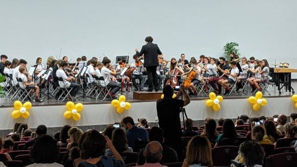 Una de las orquestas del colegio Juan Pablo II, durante el concierto de fin de curso, donde interpretaron a Beethoven, Zimmer, Howard Shore o Williams.