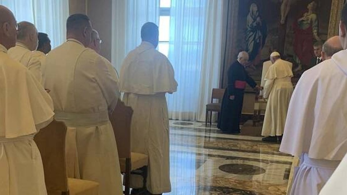 El Papa en su llegada al encuentro con los premostratenses, orden que celebra su Noveno centenario