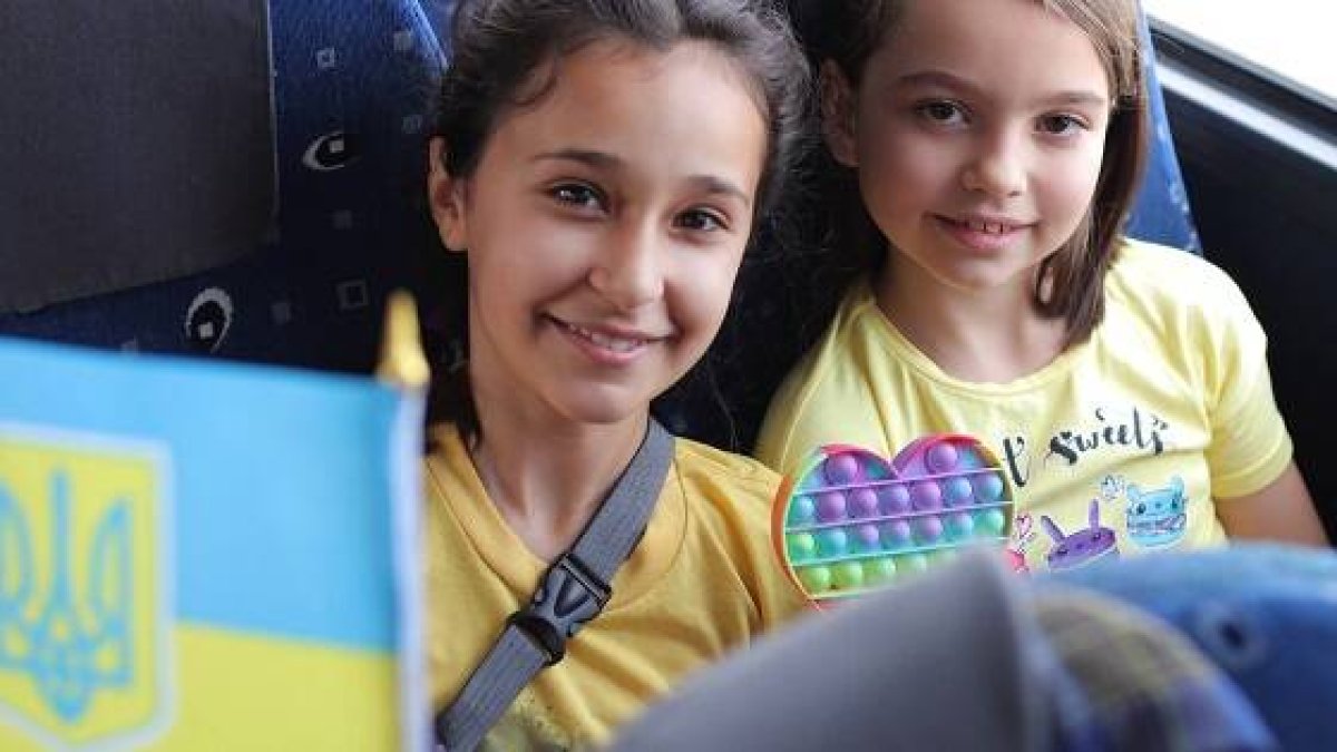 Niñas ucranianas de campamento veraniego con Cáritas - ahora hay que volver al colegio, pese a la guerra