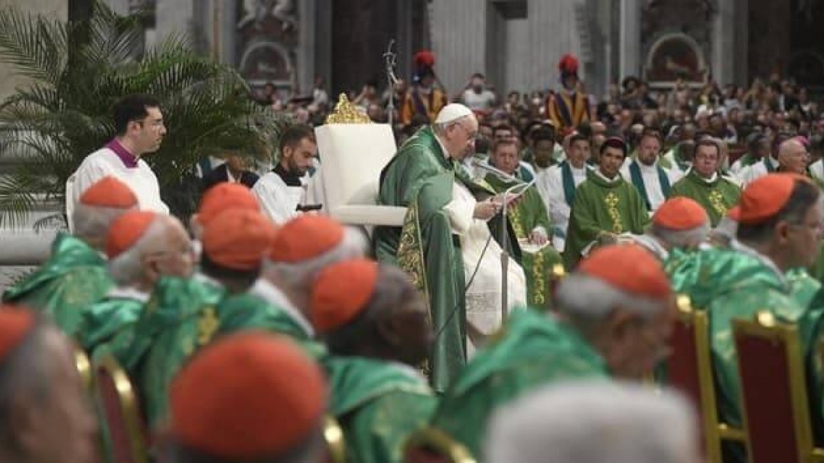 Francisco pidió a los cardenales no dejar de maravillarse de formar parte de la Iglesia / Vatican Media
