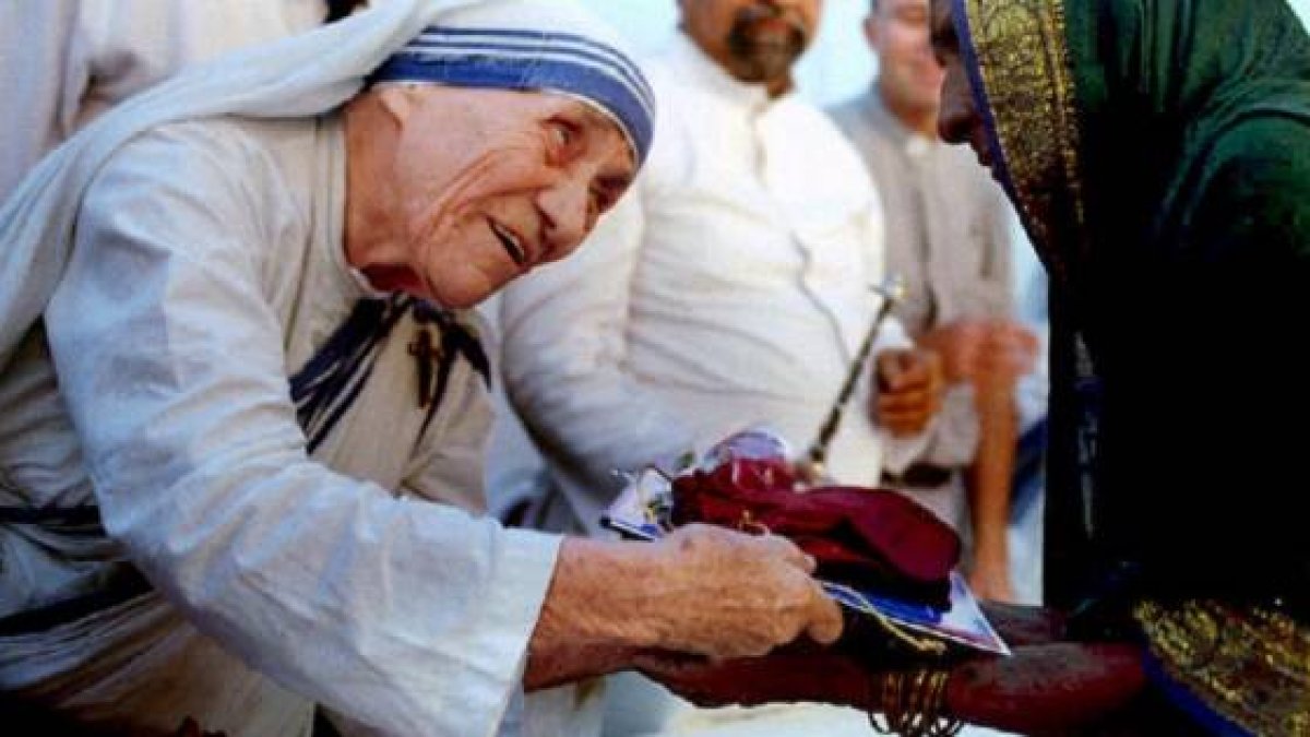 Madre Teresa de Calcuta en Bombay... sirvió a los más pobres, pero también a los sacerdotes, con ánimos, oración y ejemplo