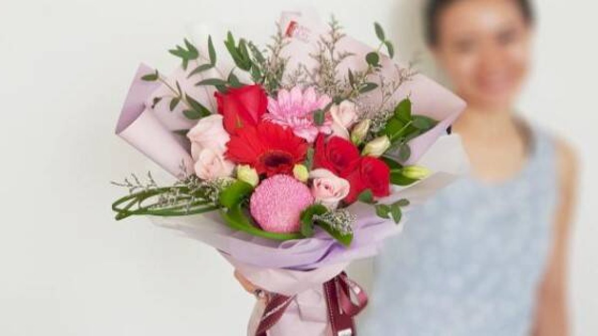 El ejemplo del ramillete de flores ilustra el ramillete espiritual