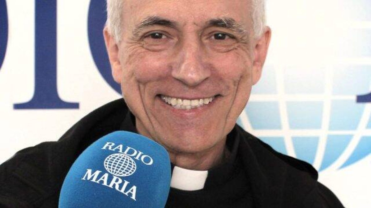 Actualmente y desde hace 11 años, el sacerdote Luis Fernando de Prada está al frente de la emisora como su sexto director.