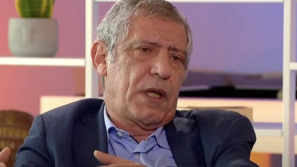 El seleccionador portugués Fernando Santos encontró la fe ya de mayor. En una entrevista reciente asegura que habla con Dios cada día y que lo que más le impresionó fue descubrir la importancia de la Pasión.
