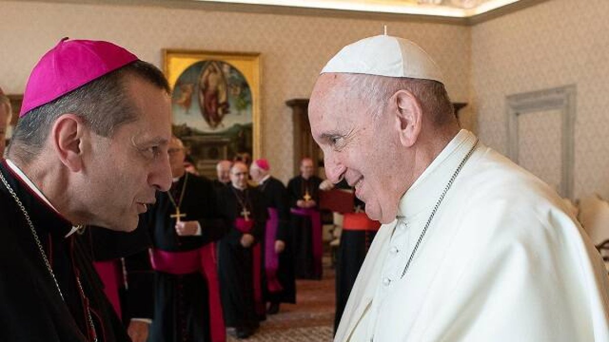 El obispo Frank Caggiano, de Bridgeport, EEUU, en su visita ad limina con el Papa Francisco