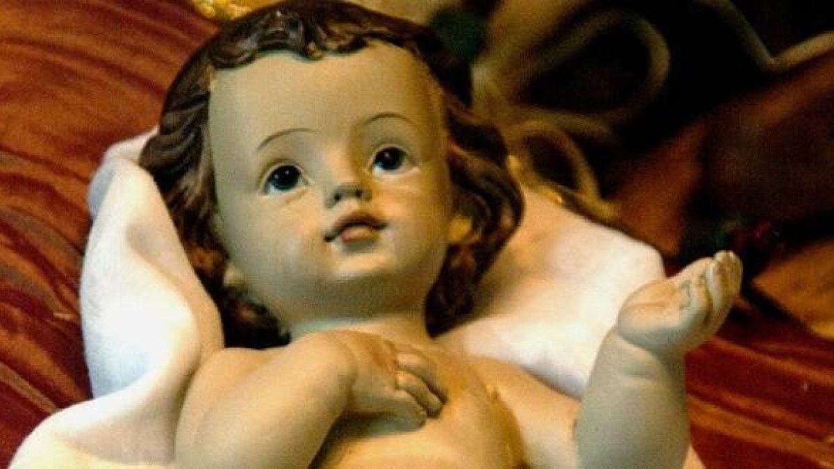 Muchos -y muy poderosos- quieren invisibilizar al Niño Jesús en Navidad... pero los que le quieren lo anuncian y hacen visible