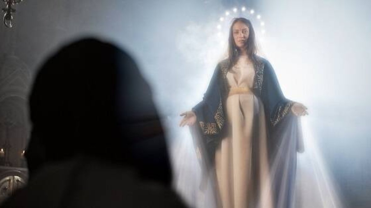 Apariciones de la Virgen de la Medalla Milagrosa en una recreación de la EWTN para Miracle Hunter