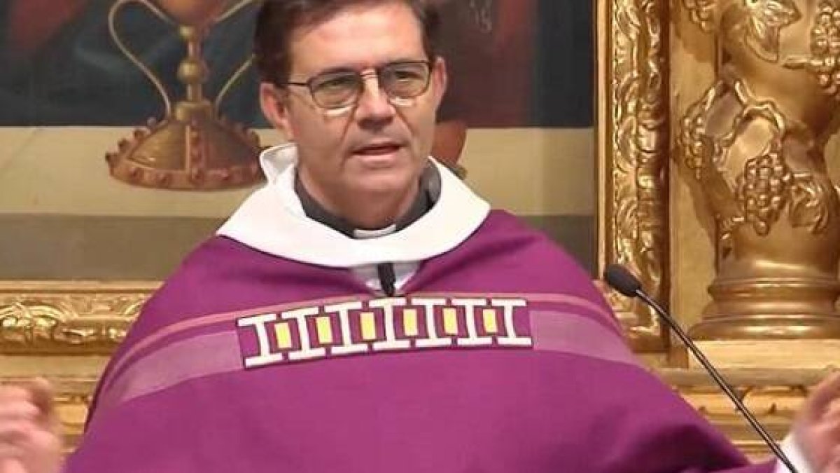 Jesús Corbí celebra la misa en valenciano en la televisión autonómica A Punt