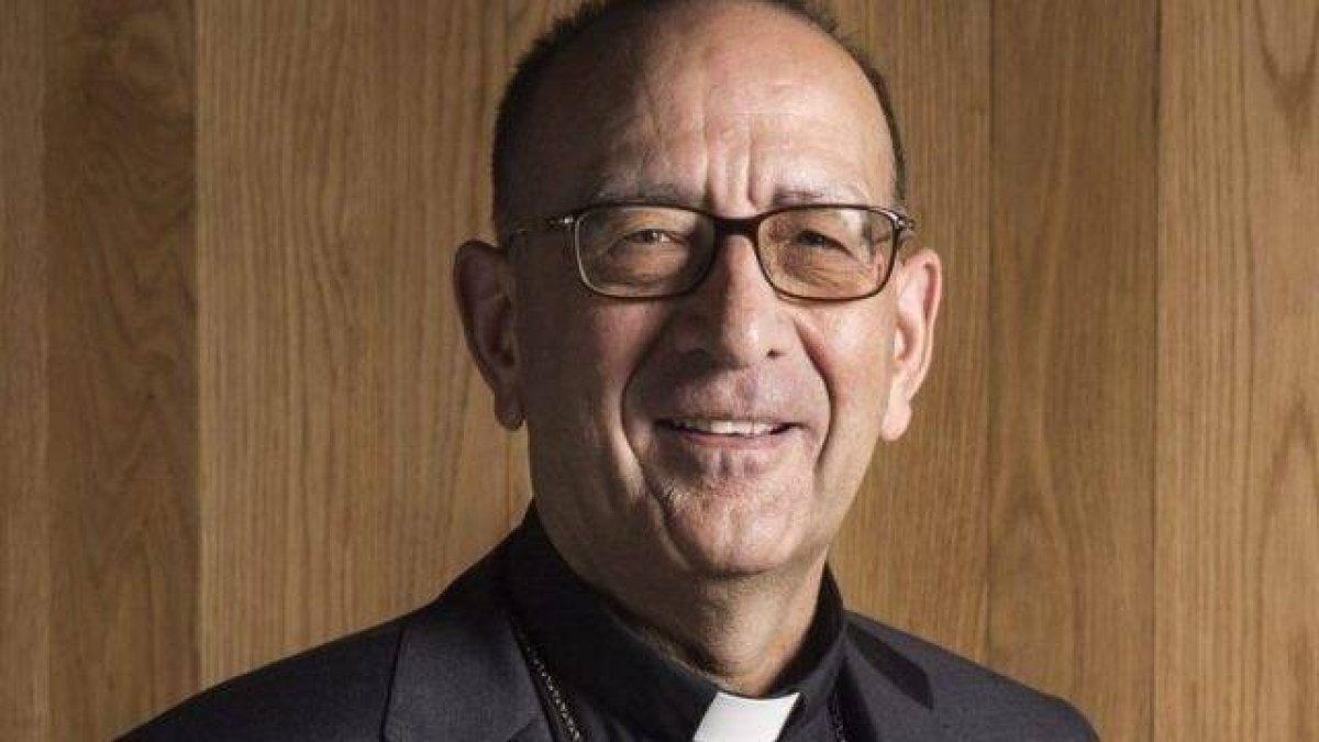 El cardenal Juan José Omella denuncia que un huevo de águila tenga más valor que la vida de un bebé o de un joven con disforia, con no pocos suicidios como consecuencia.