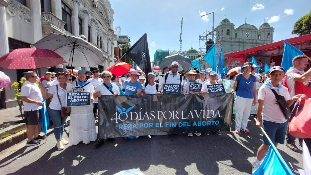 `Nuestra presencia delante de los centros de aborto es fundamental. No podemos consentir que las mujeres que se acercan allí piensen que es la única salida´, afirman los responsables de la organización provida.