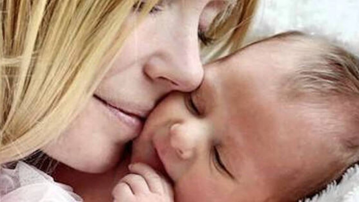 La edad media para ser madre también aumenta. Actualmente se sitúa en 32,61 años, la más alta hasta el momento.