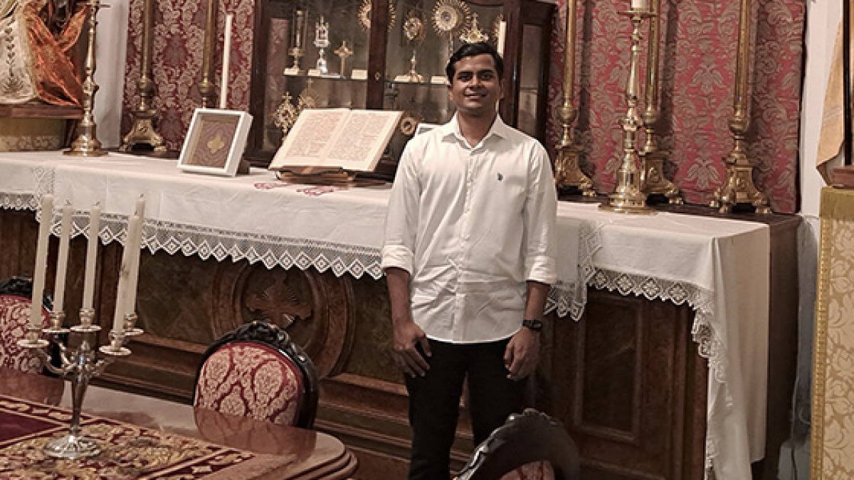 Nithin es de la diócesis de Kerala (India) y va a comenzar tercero de Teología en la Universidad de Navarra.
