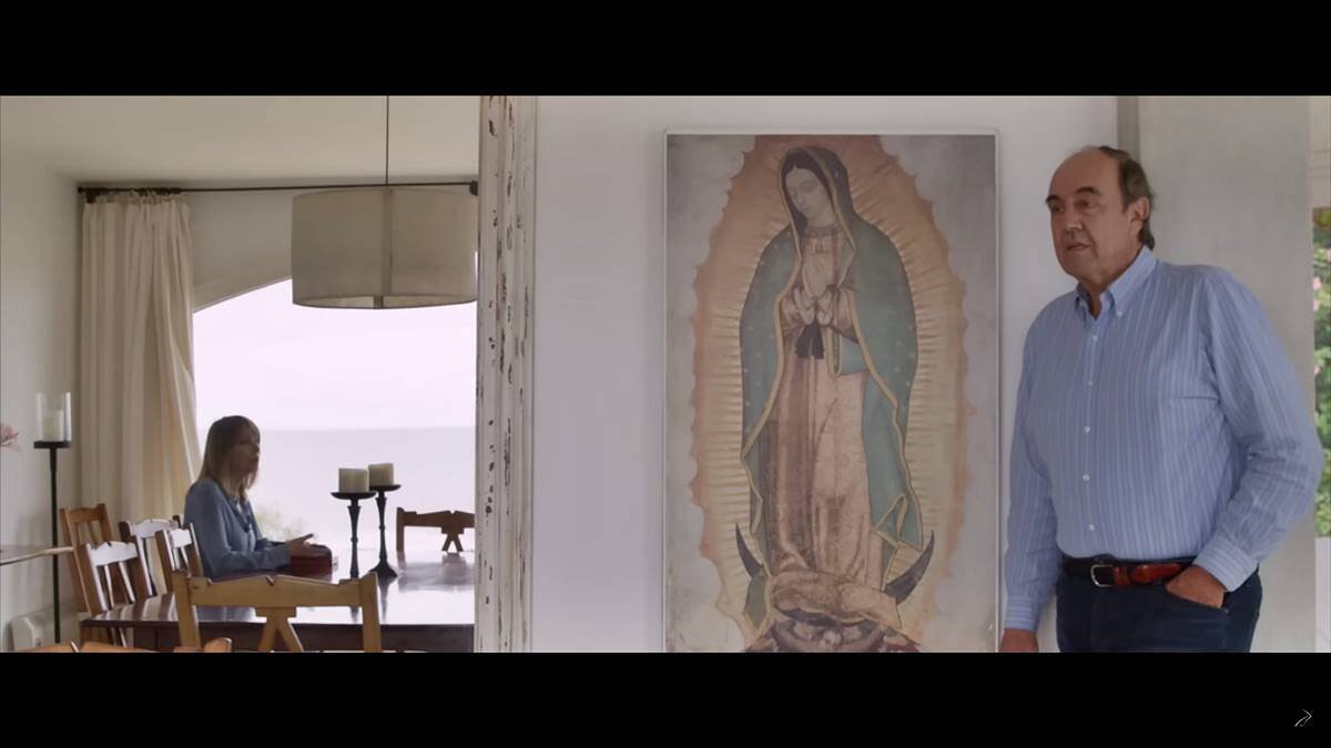 Nando Parrado y su esposa Veronique, en una escena de 'Medjugorje' (2021), la película de Jesús García en la que el superviviente del Milagro de los Andes cuenta su conversión.