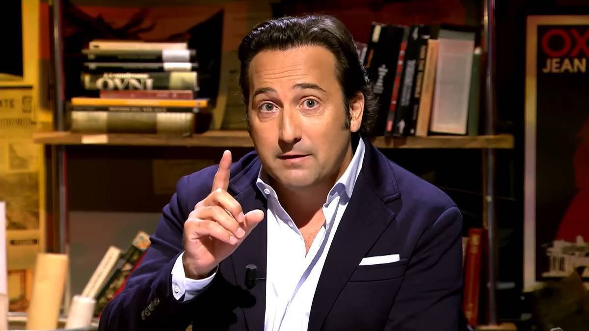 Íker Jiménez puso en valor, con un discurso sentido y argumentado, la obra de España en América. Imagen: captura Canal Íker Jiménez.