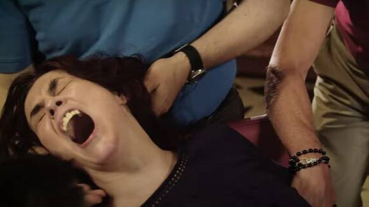 Libera Nos recrea con actores escenas que se pueden dar de verdad en exorcismos